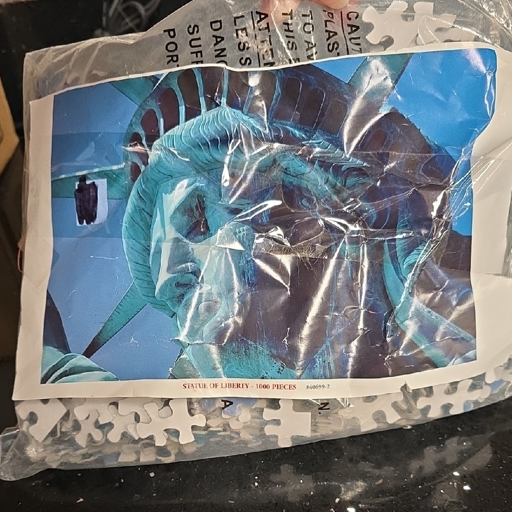 Statue of Liberty Puzzle 1000 Pieces - Picture 1 of 3